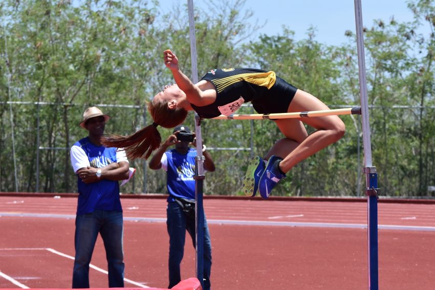 Lilian Borja encabeza heptatlón de la Universiada Nacional