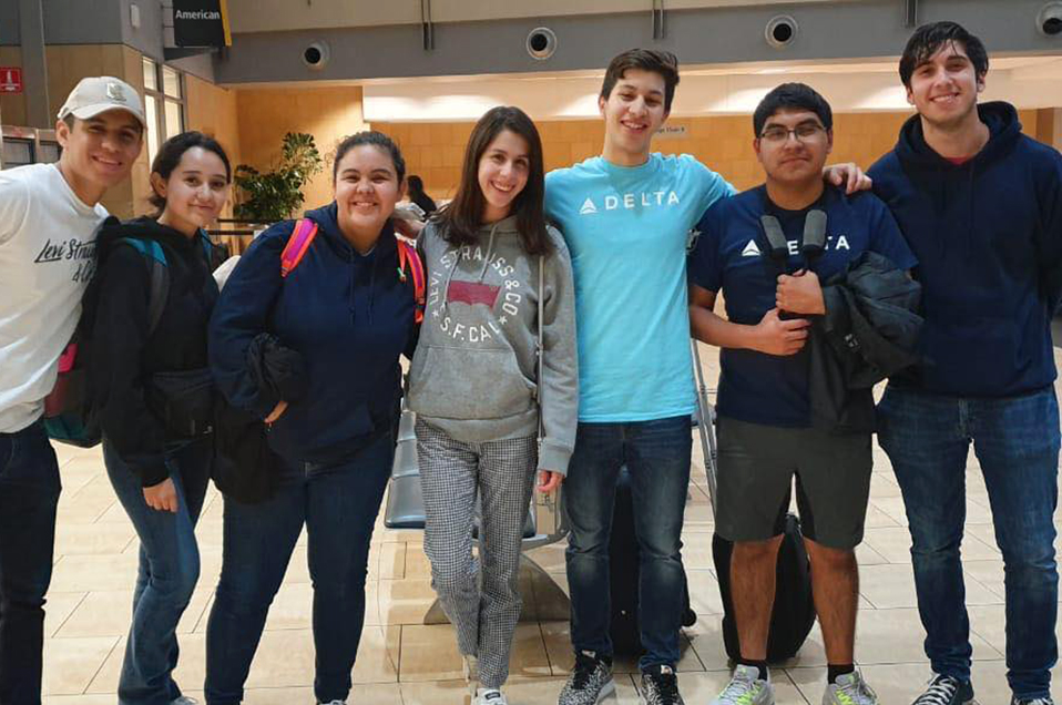 Estudiantes de la Prepa CETYS Tijuana viven experiencia virtual de vuelo en Florida