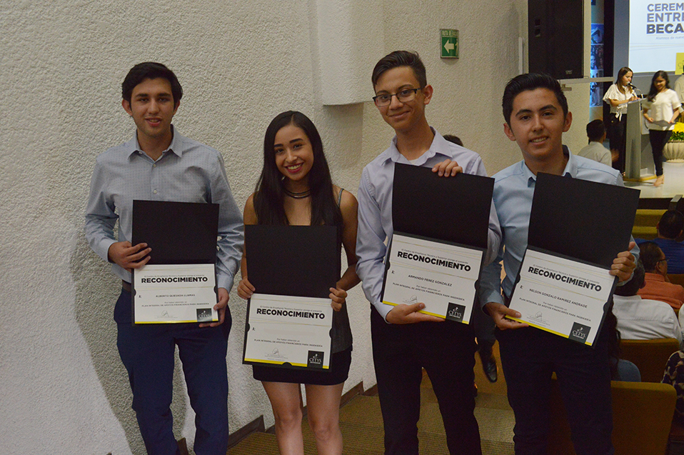 Reciben becas talento profesional de CETYS Universidad