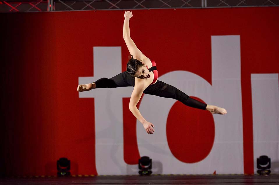 Estudiante de ingeniería destaca en competencia regional de danza