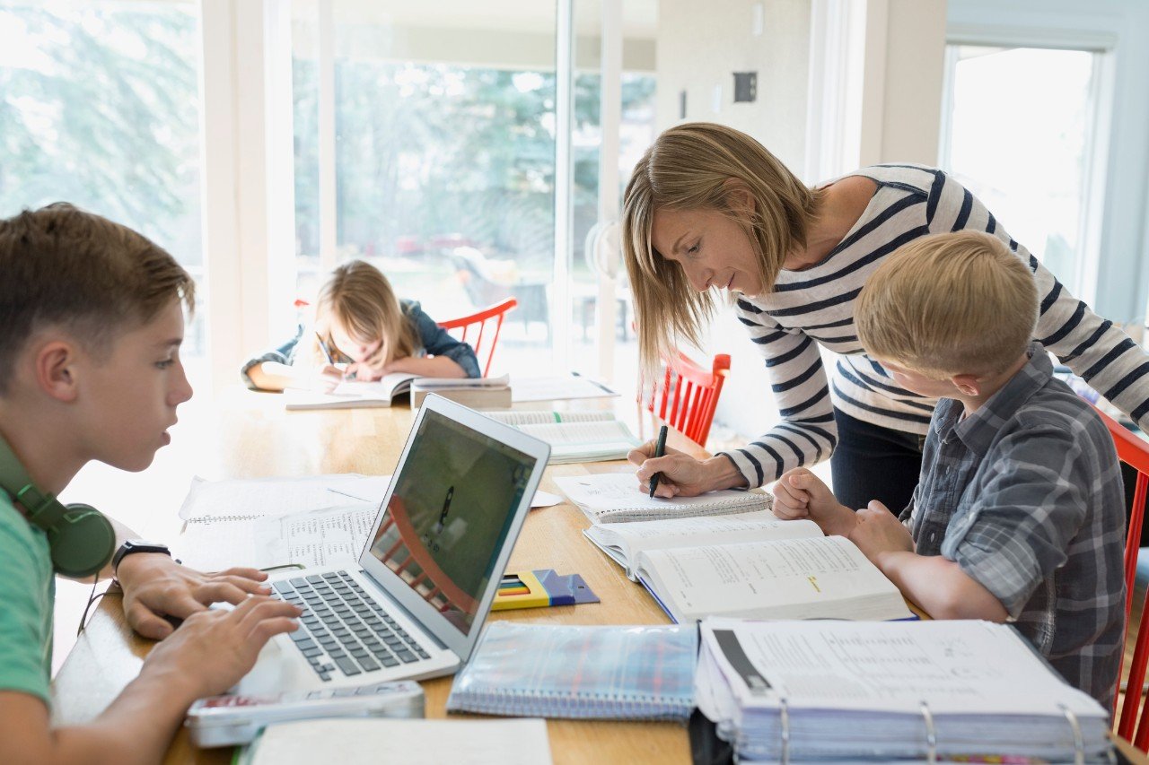 Cómo adaptarse al modelo virtual de enseñanza en casa