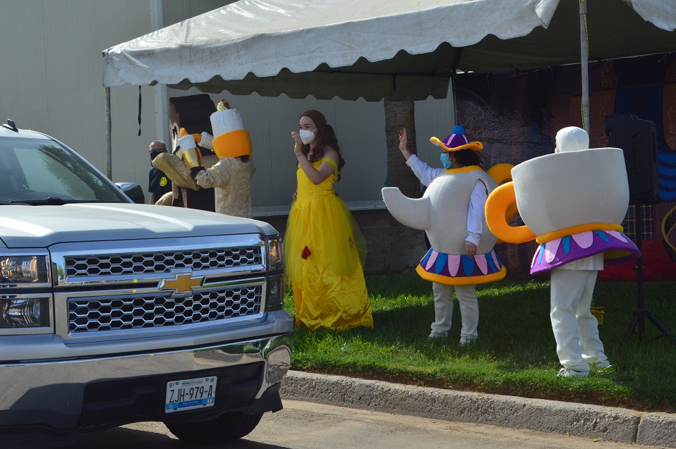 Festejan con caravana a más de 450 niños por su día