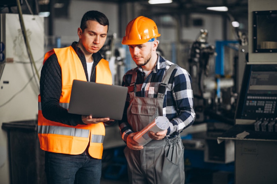 Proactivo, multidisciplinar y líder de la revolución 4.0: Así es el nuevo ingeniero industrial