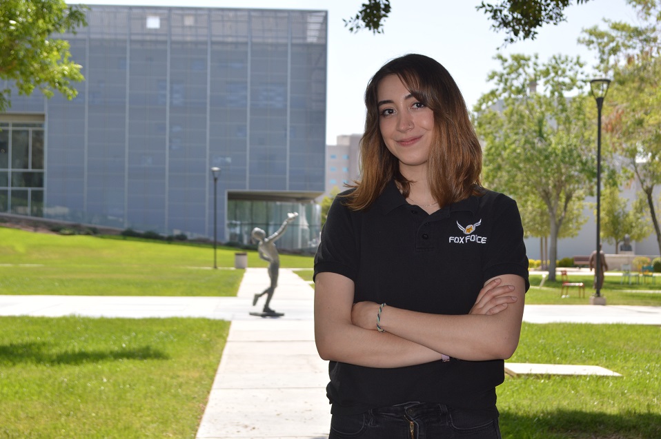 Logra Fernanda López, alumna de CETYS, puesto permanente en Tesla EUA tras estancia estudiantil