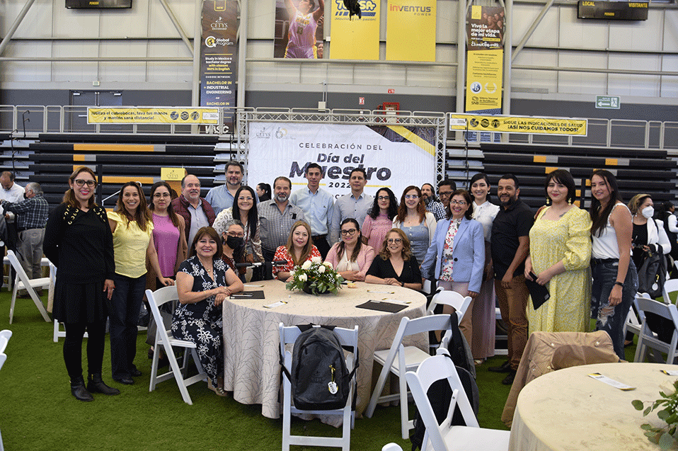 Festeja CETYS Universidad Campus Tijuana el Día del Maestro.