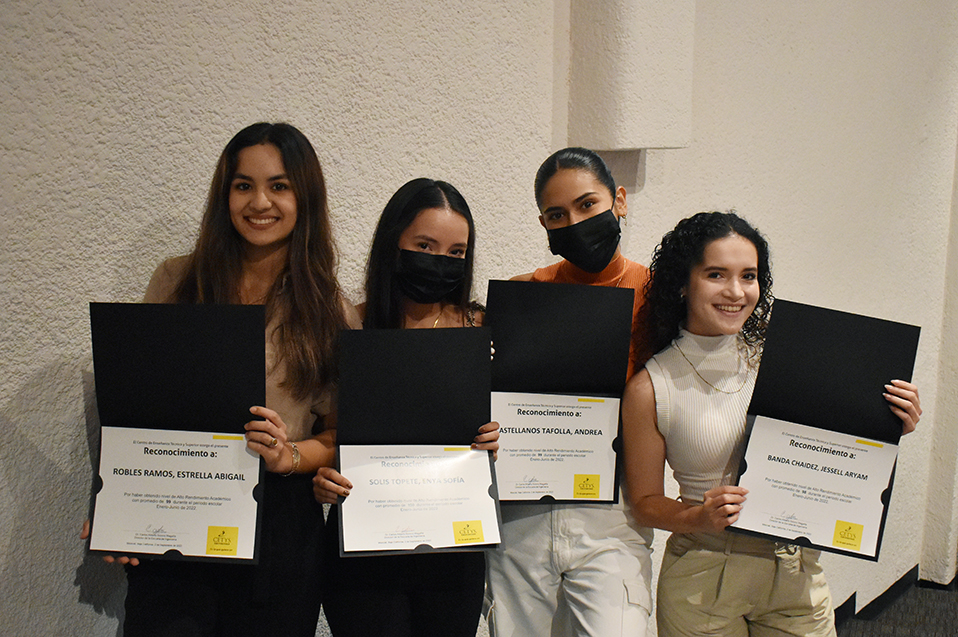 Ellos son alumnos distinguidos por su trayectoria académica, cultural y deportiva