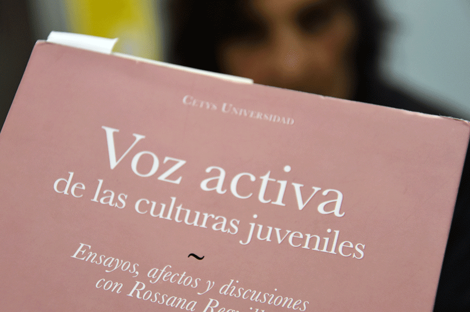 Rossana Reguillo acude a presentación del libro: “Voz activa de las culturas juveniles”