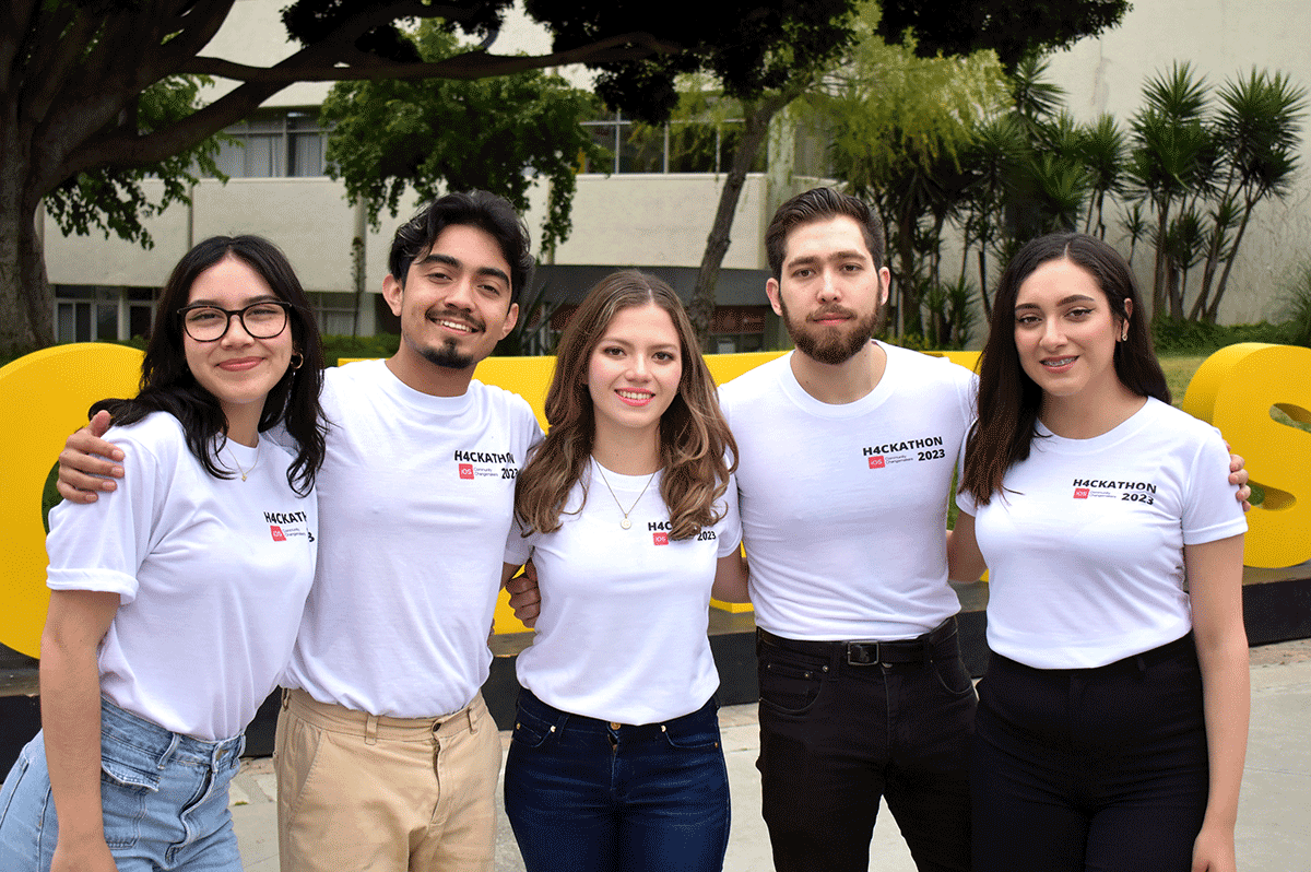 Estudiantes ganan 2do y 3er lugar en H4CKATHON 2023 de iOS Lab