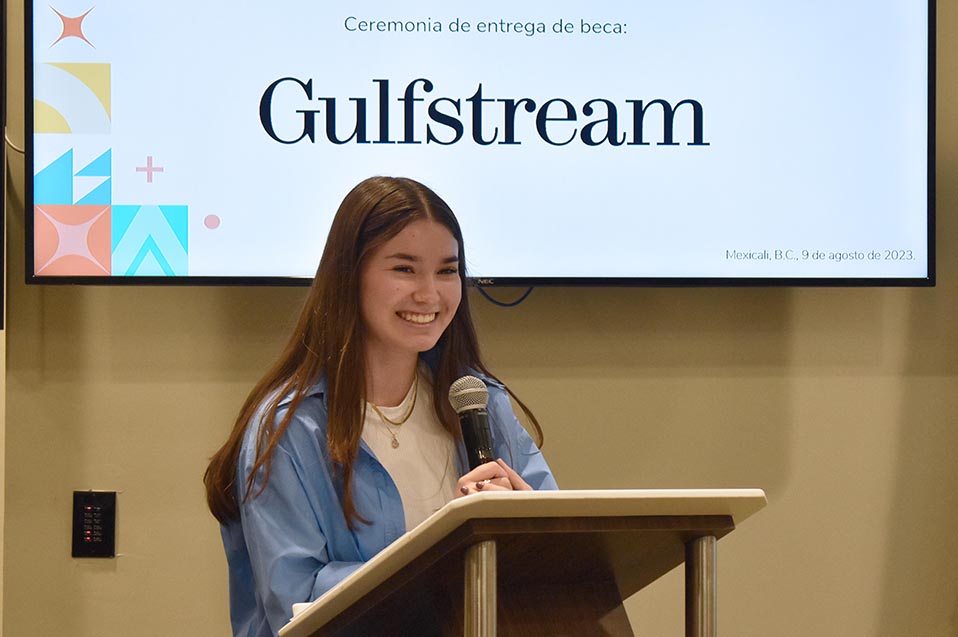 Recibe Nayzbeth Medina la Beca Gulfstream para estudiar ingeniería en CETYS Universidad