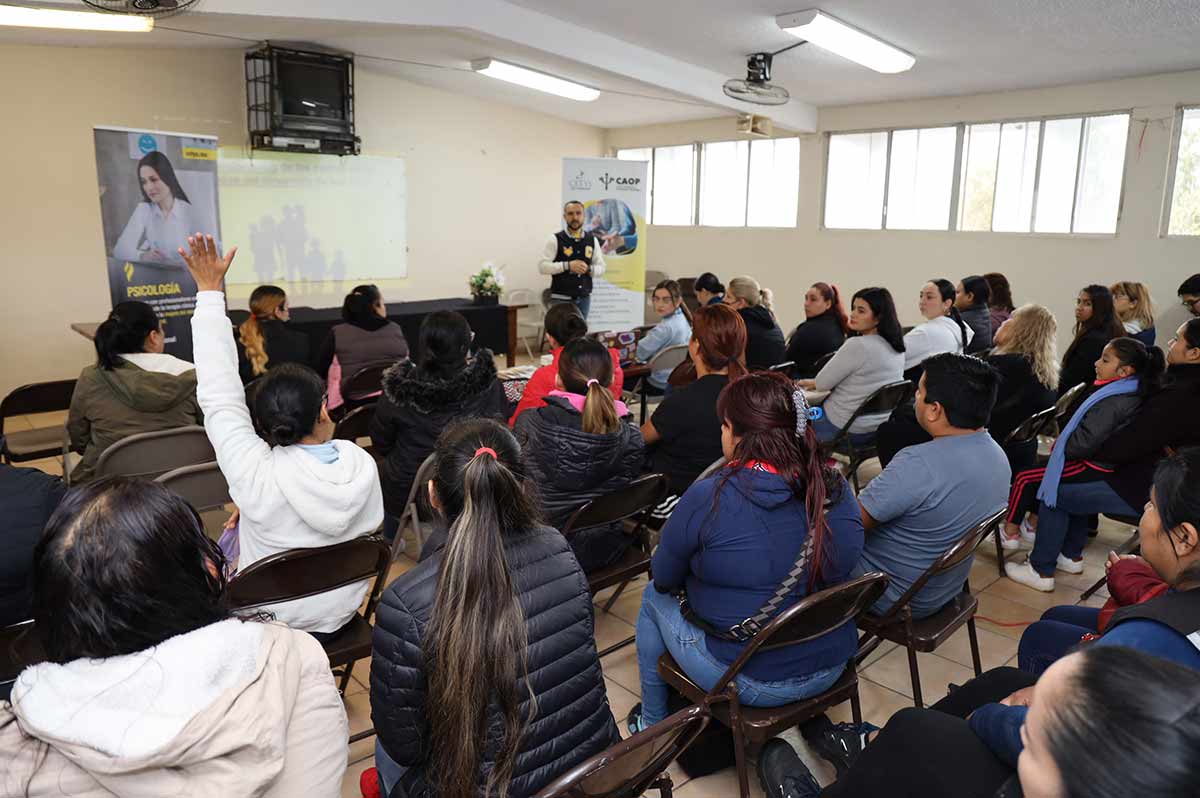 Congreso Familia de CAOP Tijuana lleva pláticas y recomendaciones a padres de familia y niños en escuelas públicas