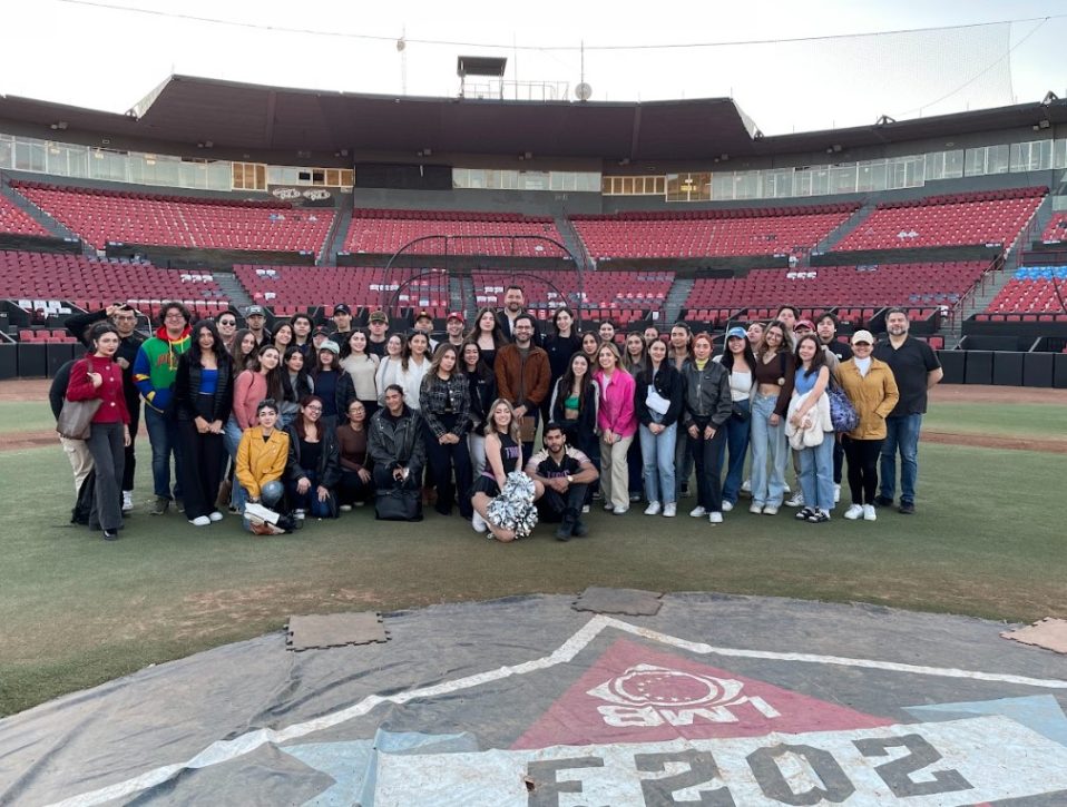 Estudiantes de Campus Tijuana aprenden estrategias de Mercadotecnia Deportiva en el Estadio Chevron con Toros de Tijuana
