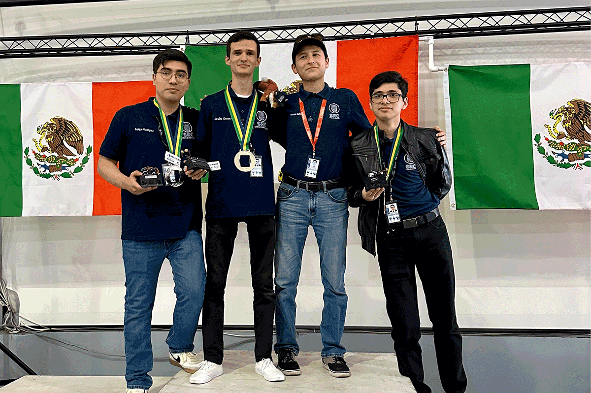 Estudiantes de CETYS Tijuana ganan medallas para BC en Robogames 2024 y 1er lugar en Bajabot