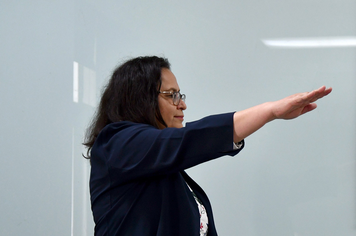 Laura Elena López Hernández rinde protesta como Doctora en Educación