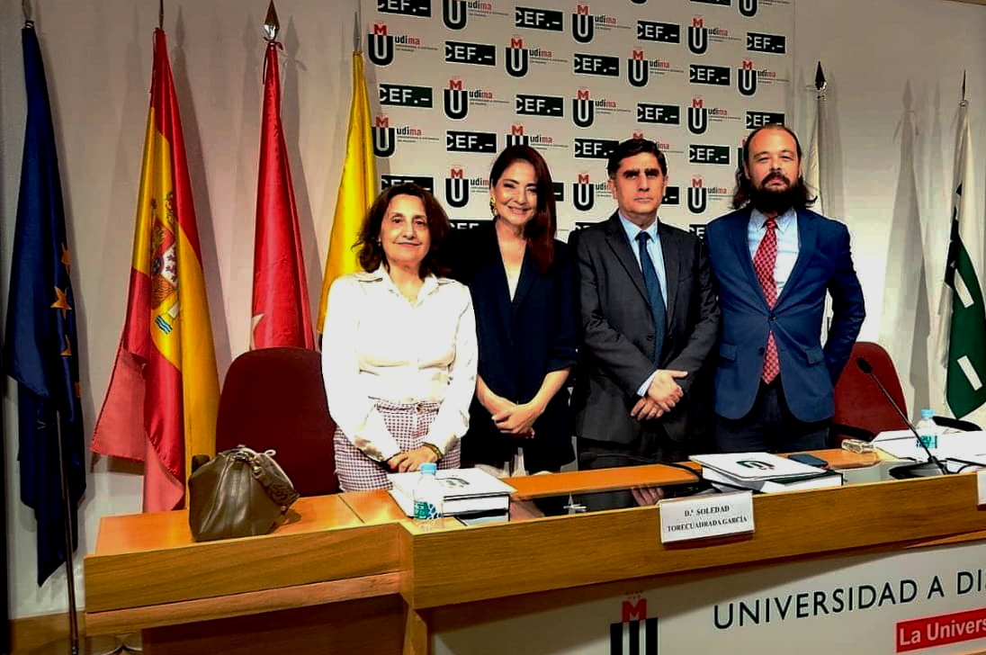 Bianca Barceló Sandoval obtiene doctorado en Derecho y Sociedad por la UDIMA