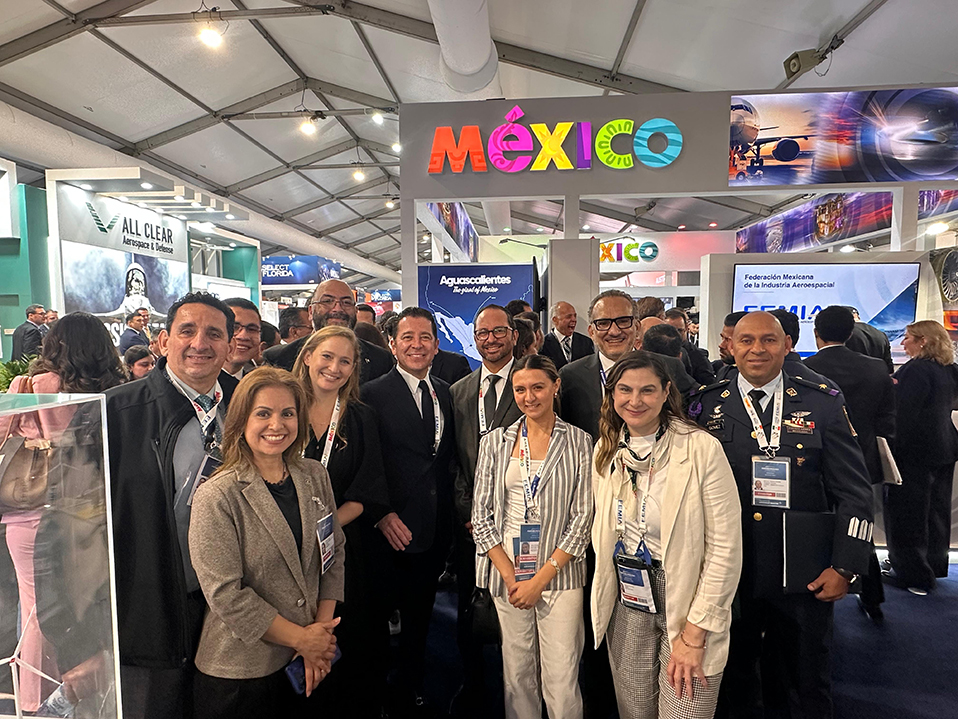 CETYS Universidad participa en comitiva de BC que asistió a Feria Internacional Aeroespacial en Inglaterra