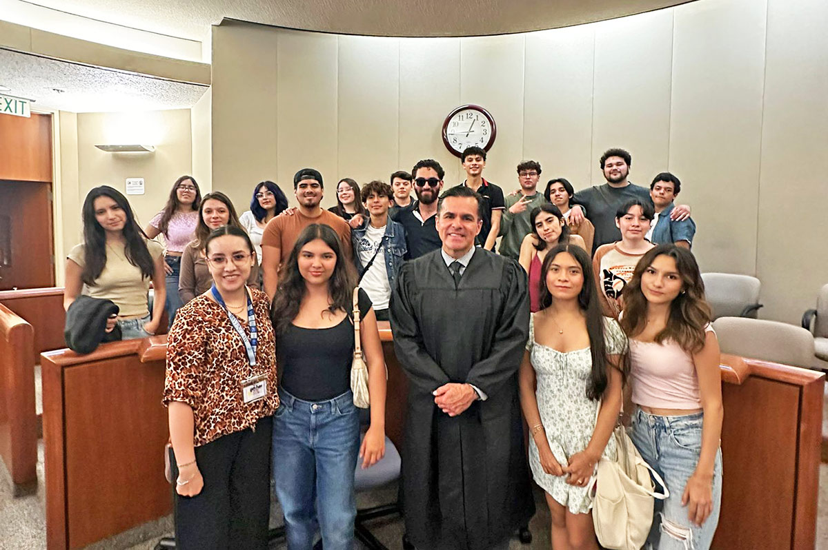 Estudiantes de CETYS en Tijuana visitan Corte de San Diego y la School of Law de la USD