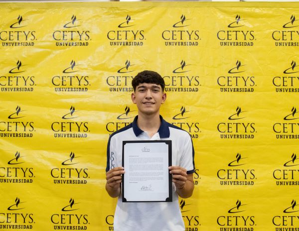Joven cumple sueño de estudiar Ingeniería Industrial en CETYS