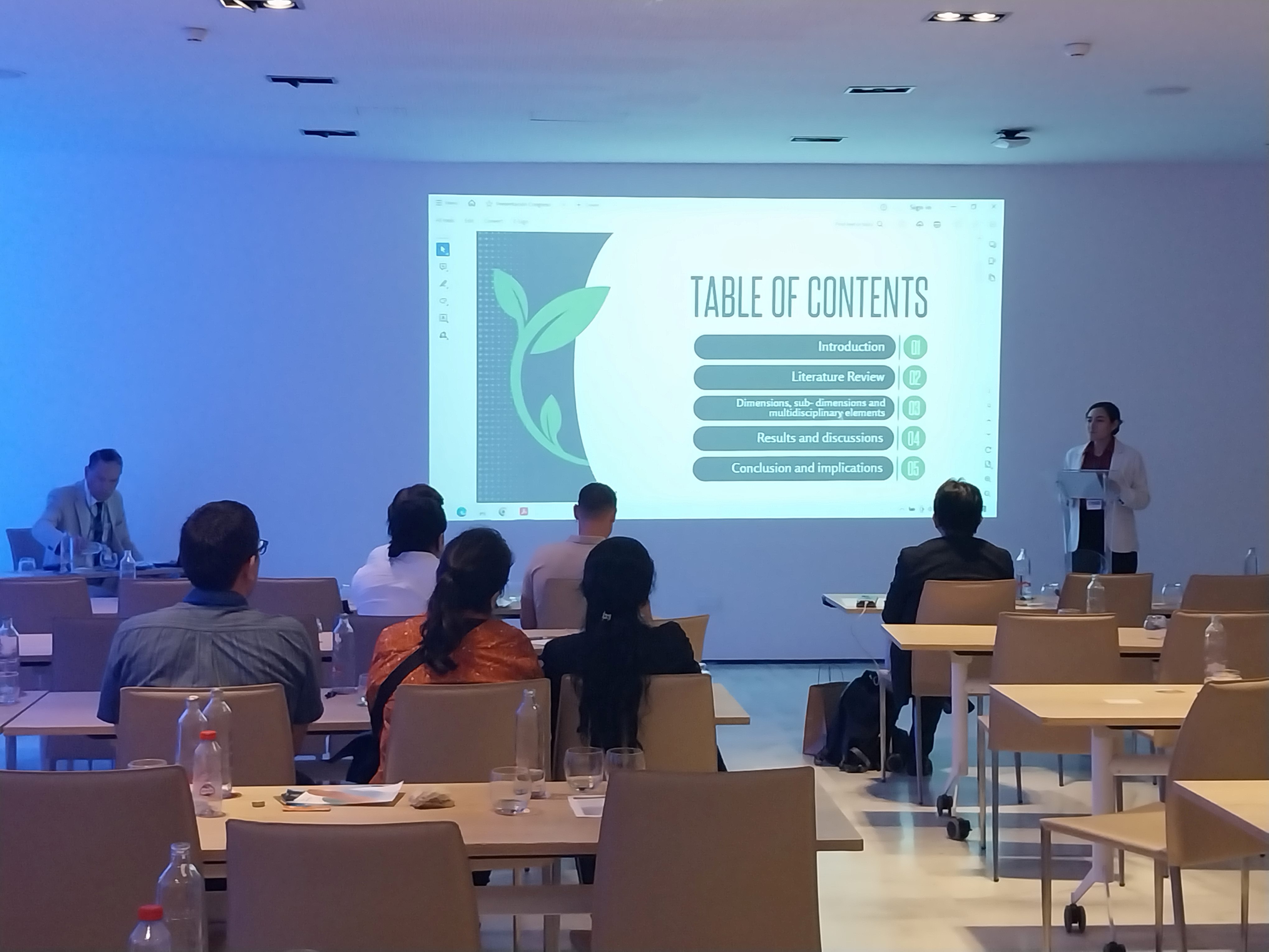 Estudiante de CETYS participa en conferencia internacional sobre logística verde