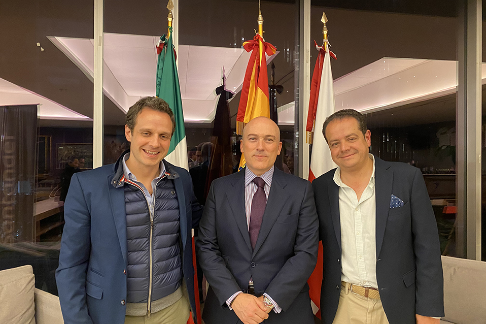 Docente de CETYS presenta su libro sobre estrategias para familias empresarias