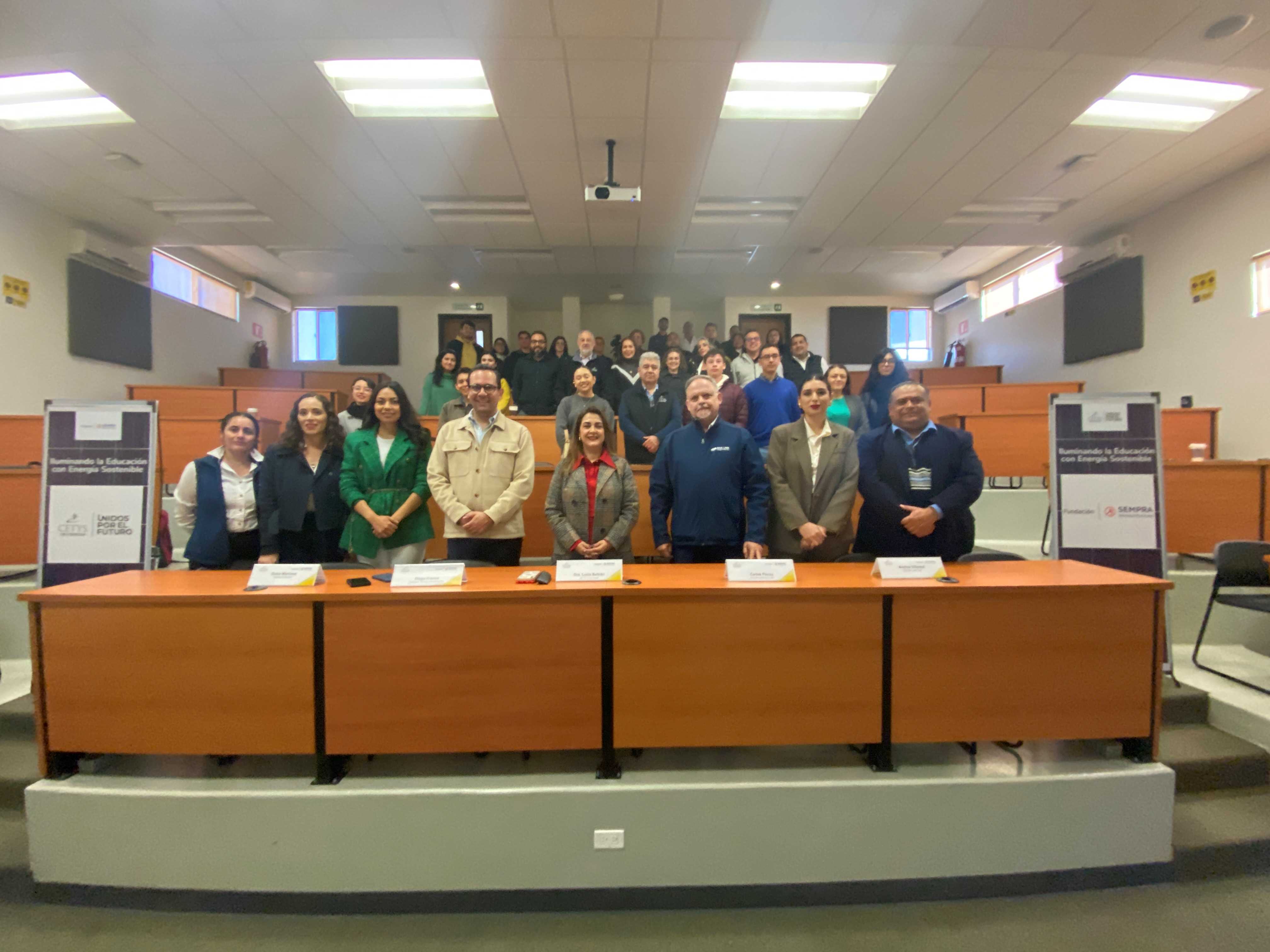 Fundación Sempra dona 62 paneles solares a CETYS Universidad
