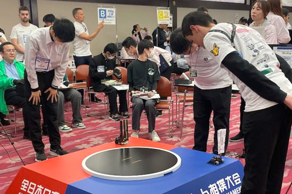 Estudiantes de CETYS representan a México en competencia de robots sumo en Japón