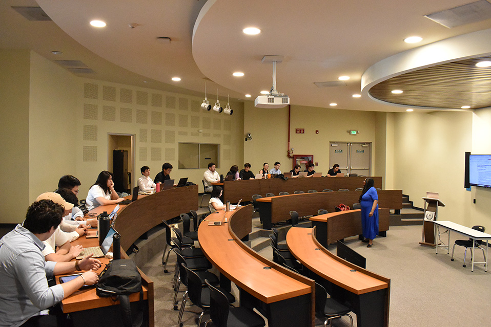 CETYS Campus Mexicali recibe la visita de docente de City University of Seattle