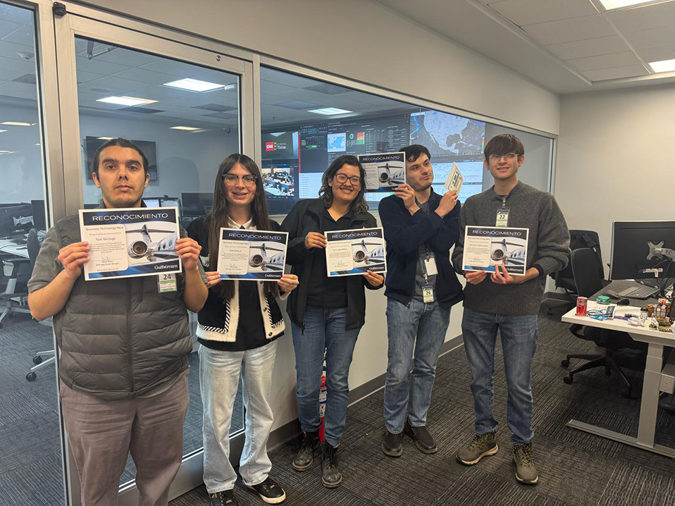 Estudiantes de CETYS colaboran con Gulfstream en proyecto Salesforce y reciben certificación internacional