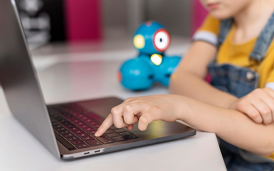 Ciberpeligros: La necesidad de que la ley defienda a niñas, niños y adolescentes de los riesgos del internet