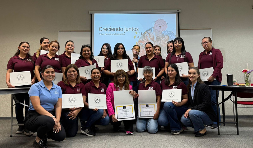 Estudiante de CETYS imparte taller de neurodesarrollo a cuidadoras del DIF