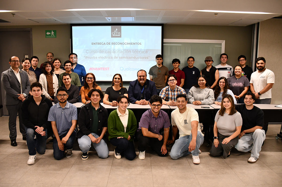Estudiantes de ingeniería gradúan con especialización en semiconductores gracias a alianza CETYS, Qualcomm y Advantest