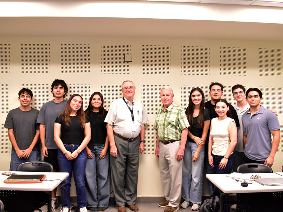 Formar ingenieros con visión global: Roger Willis comparte su experiencia en CETYS
