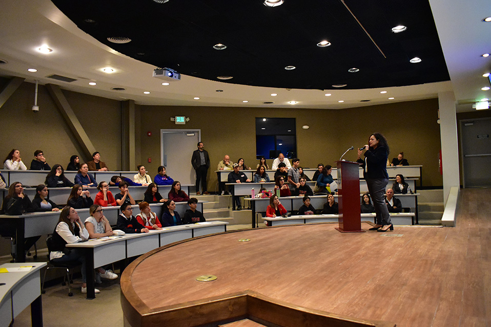 Presentan a padres de familia la oferta académica de Preparatoria CETYS