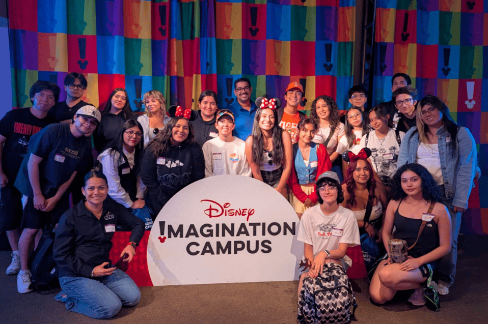 Estudiantes de CETYS Tijuana viven experiencia académica en Disney Imagination Campus
