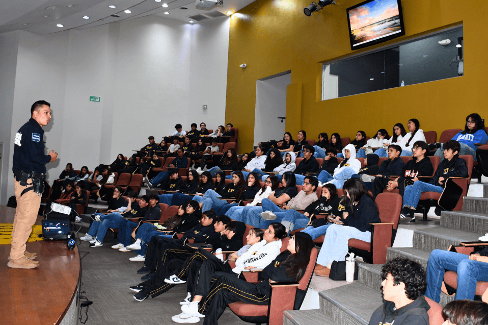 Policía Cibernética de Tijuana ofrece charla preventiva a estudiantes de Preparatoria CETYS