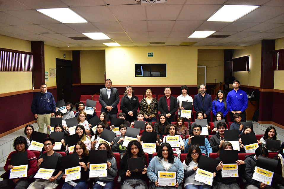 Reconocen CETYS a jóvenes de CBTIS 21, participantes de los Clubes de Matemáticas y Física