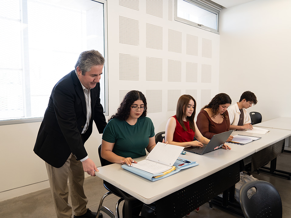 CETYS impulsa la consultoría empresarial desde el primer semestre como estrategia para el desarrollo económico local