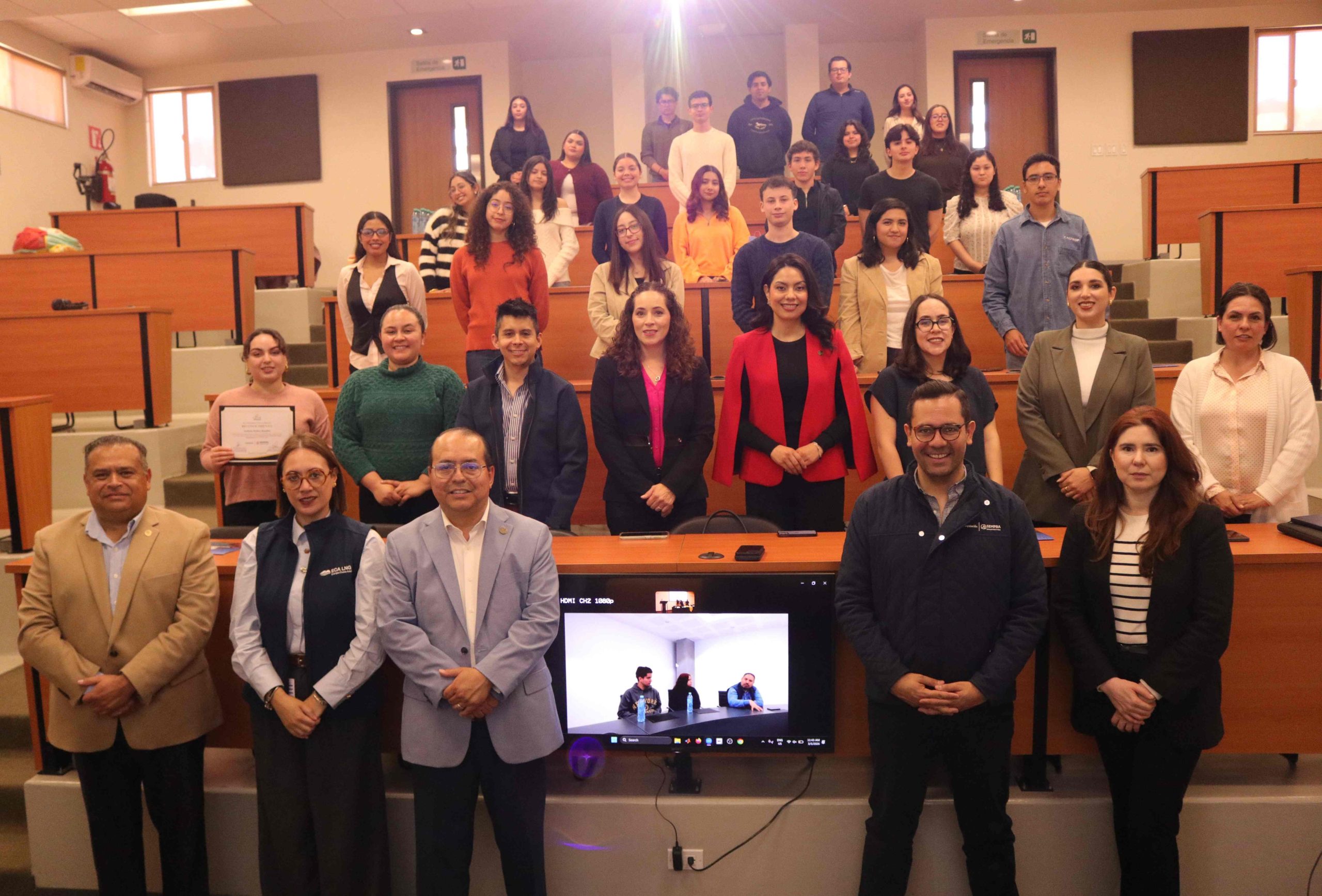 Fundación Sempra Infraestructura y CETYS Universidad impulsan el talento estudiantil con entrega de becas