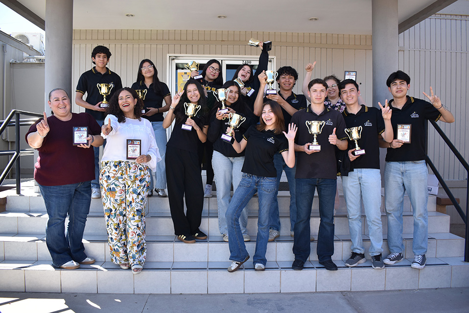 Estudiantes de Preparatoria CETYS destacan en STEAM Day en Knott’s Berry Farm