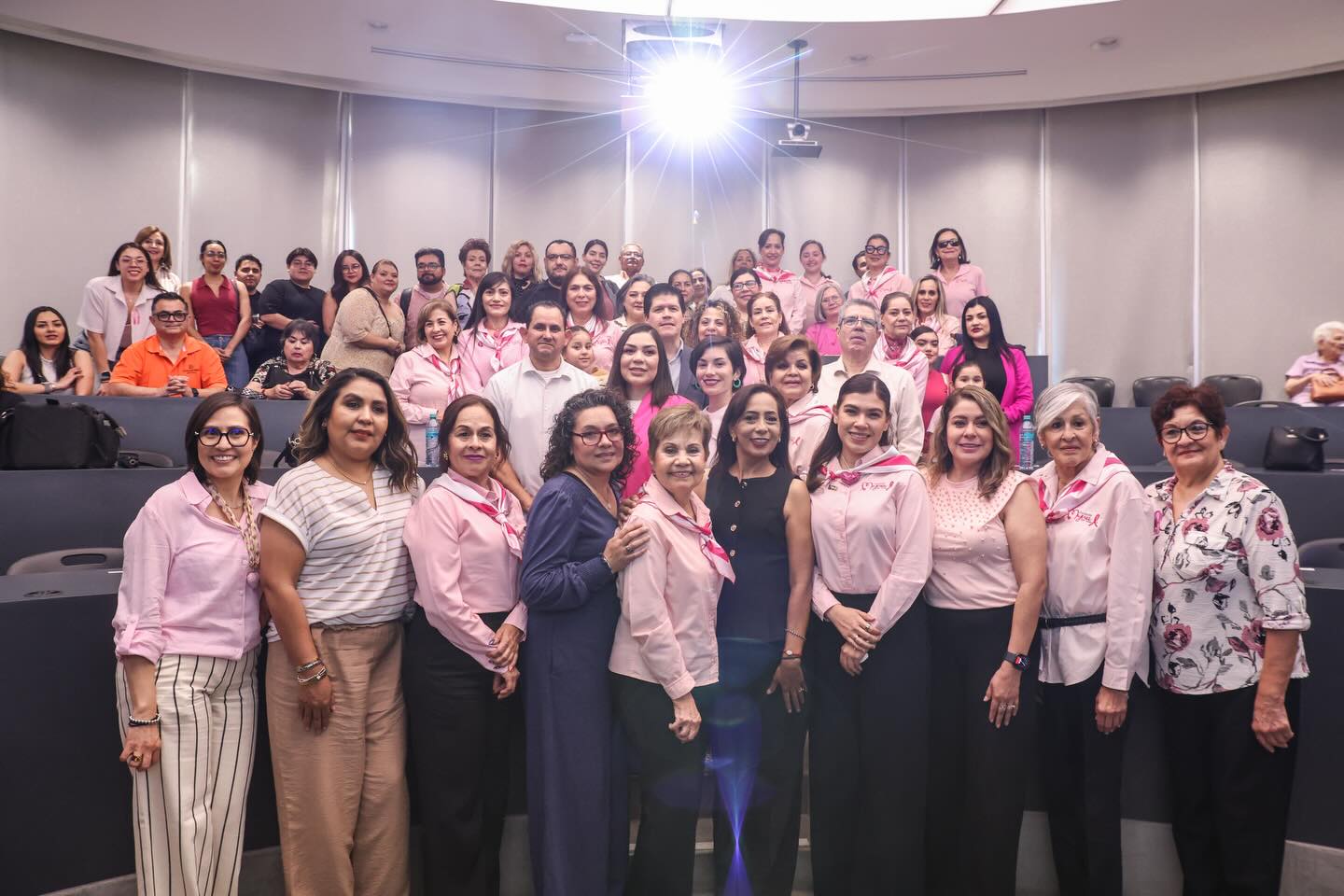 Comparten testimonios de amor y resiliencia las “Mujeres que Viven”