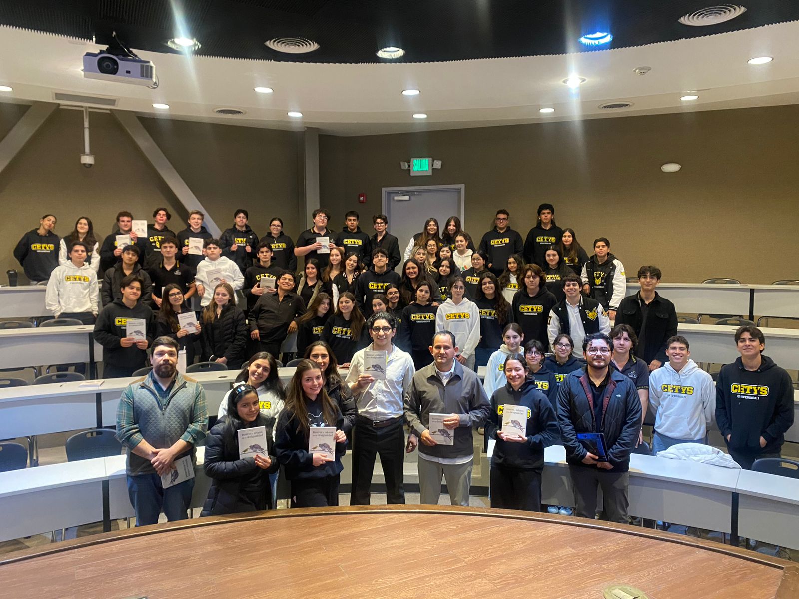 Presentan los “Rostros y relatos de la desigualdad” en la Prepa del CETYS