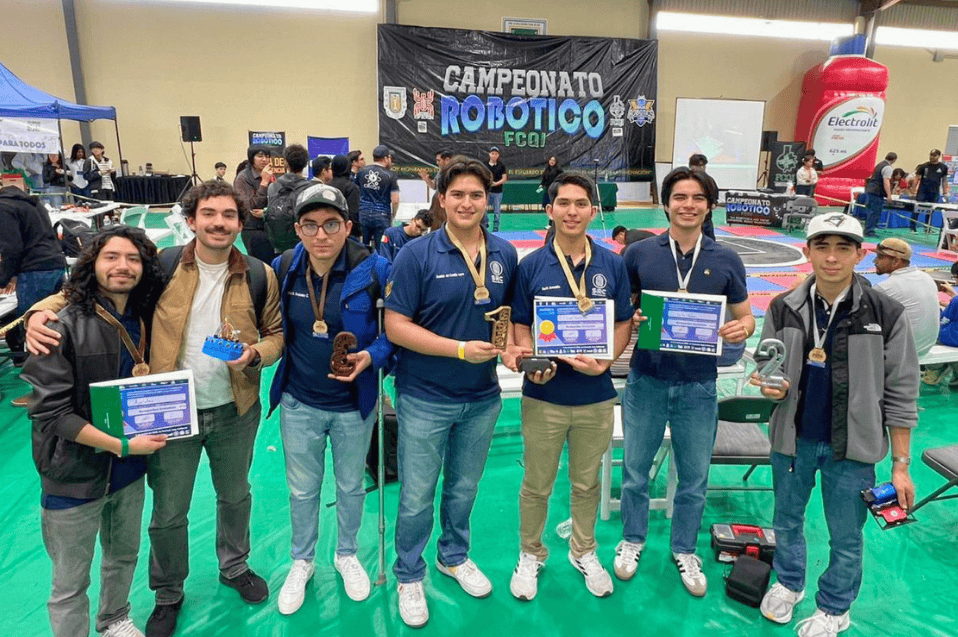 Estudiantes de la Sociedad de Robótica CETYS arrasan en Campeonato Robótico FCQI 2026