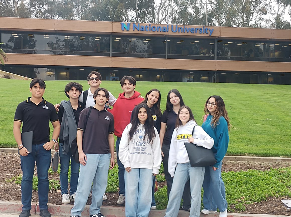 Estudiantes de Prepa CETYS viven experiencia internacional en simulador bursátil en San Diego