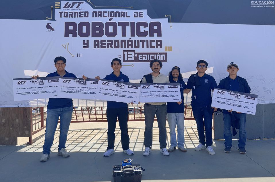 Estudiantes de Ingeniería de CETYS Tijuana destacan en torneo nacional de robótica con cinco medallas