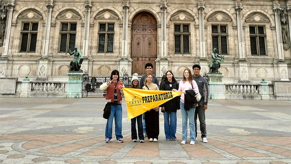 Alumnos de Prepa CETYS viven experiencia académica y cultural en Francia