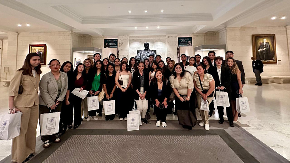 Alumnos de Maestría en Derecho de CETYS participan en viaje internacional de estudios