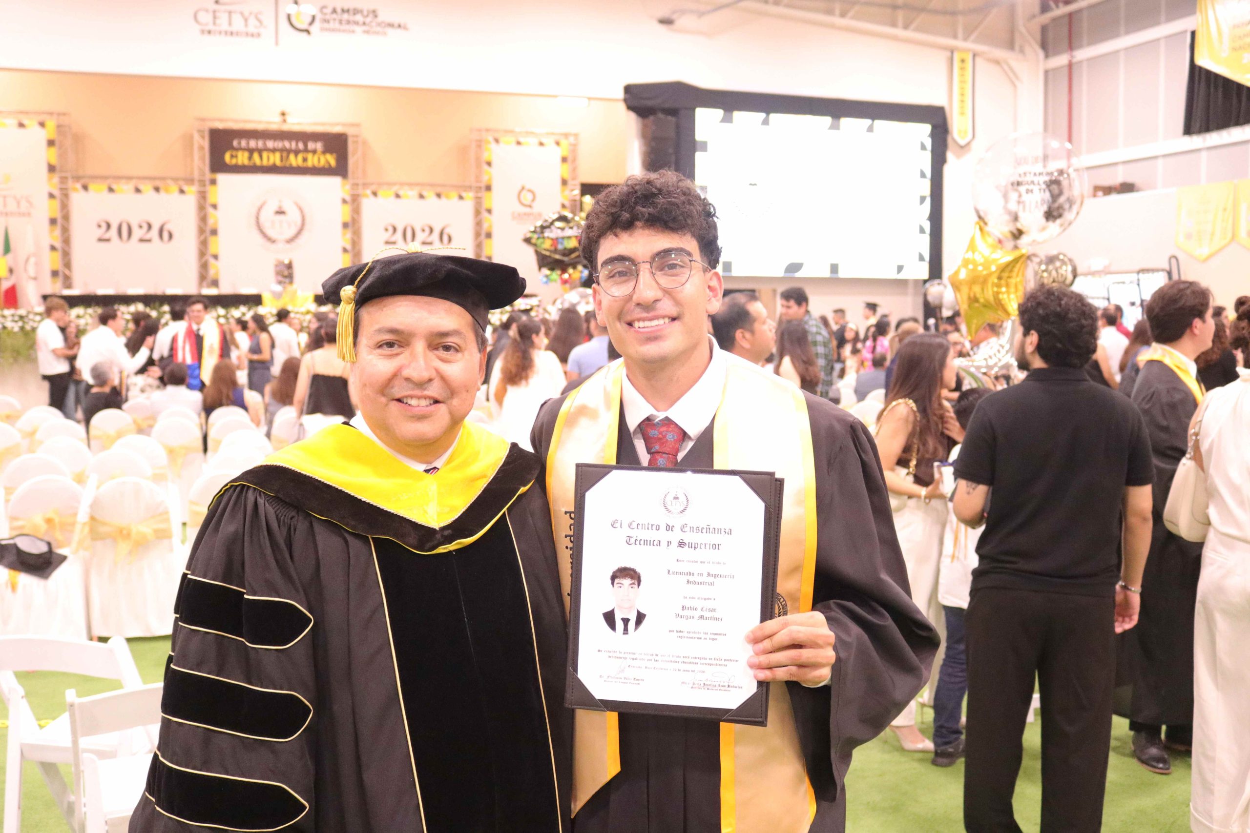Dr. Francisco Vélez Torres, Director de CETYS Universidad Campus Internacional Ensenada y Pablo Vargas