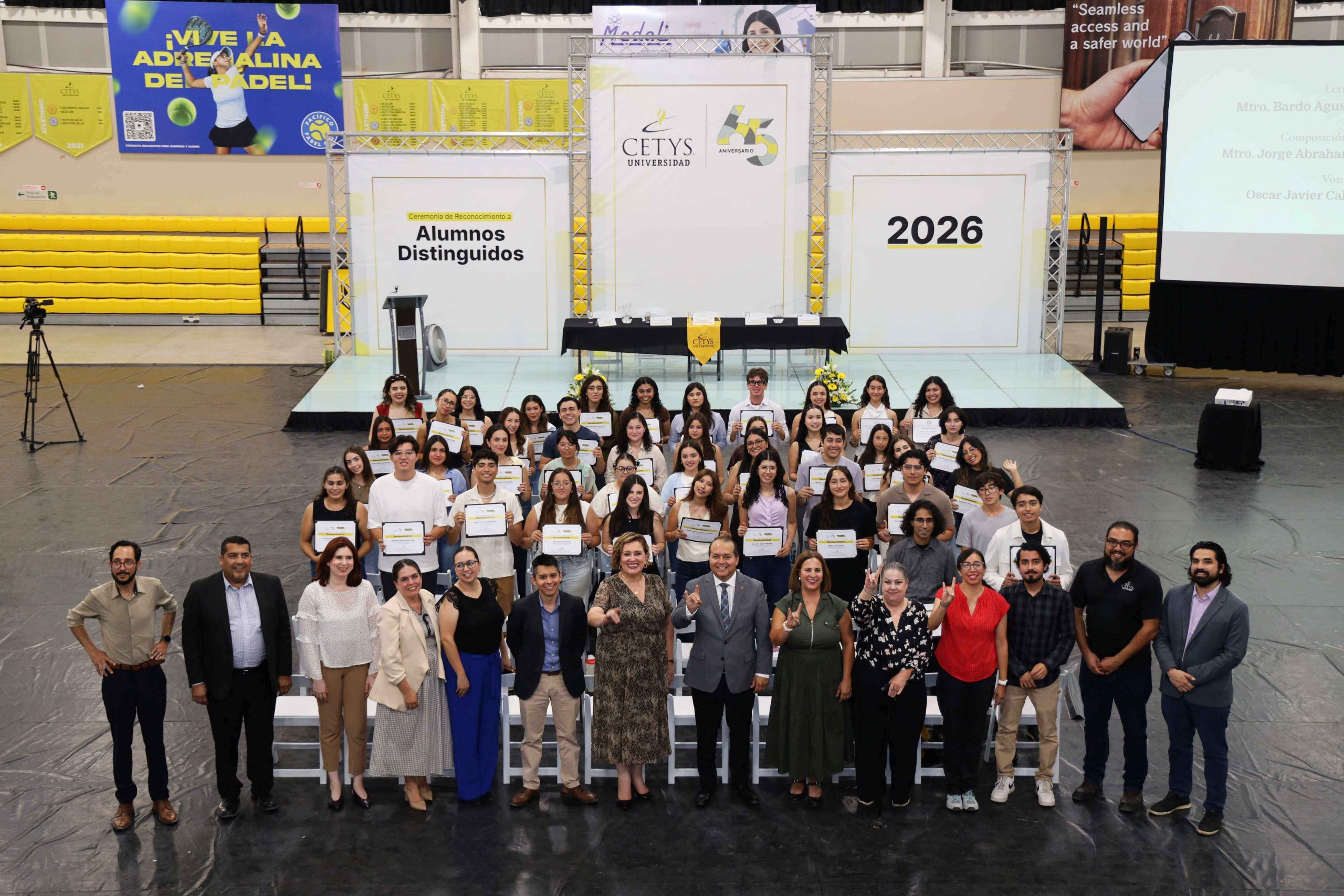 Alumnos Distinguidos Profesional