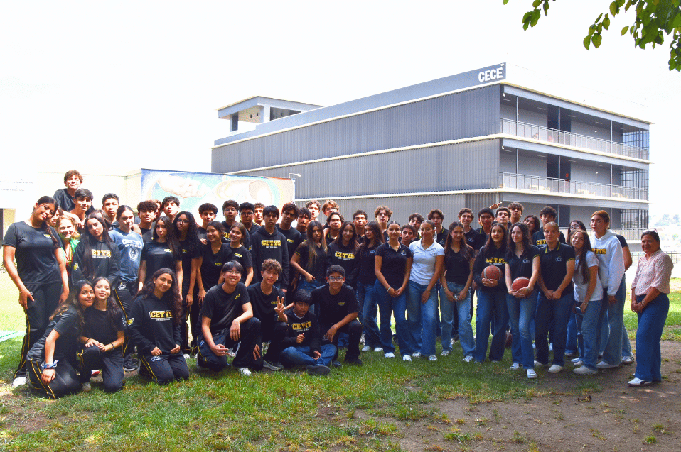 Estudiantes de Preparatoria CETYS dan la bienvenida a alumnos de nuevo ingreso