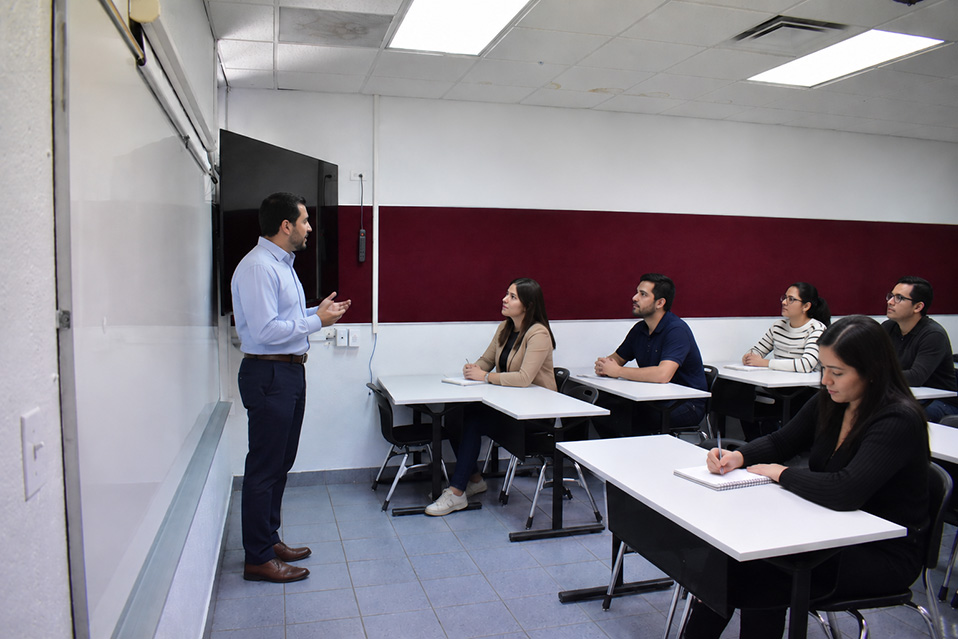Centro de Idiomas renueva su certificación TEFL para docentes de inglés