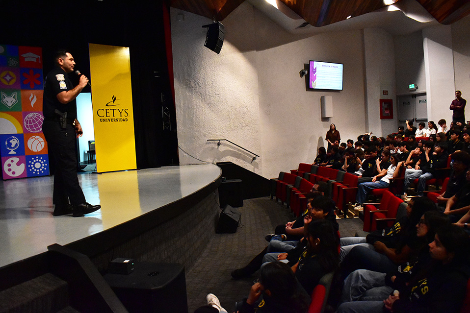 Fortalece CETYS la cultura de prevención y seguridad entre estudiantes de preparatoria